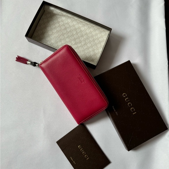 Gucci Red Wallet Bamboo Tassel, Box, Tissue, and Documents Included - Picture 6 of 6